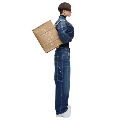 THE LEATHER LARGE TOTE BAG